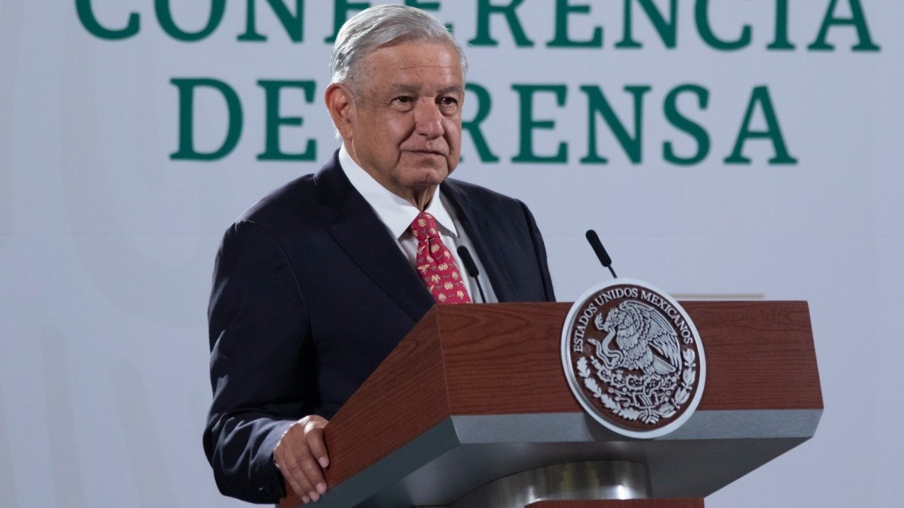 SON UNOS TRAIDORES A LA PATRIA: AMLO
