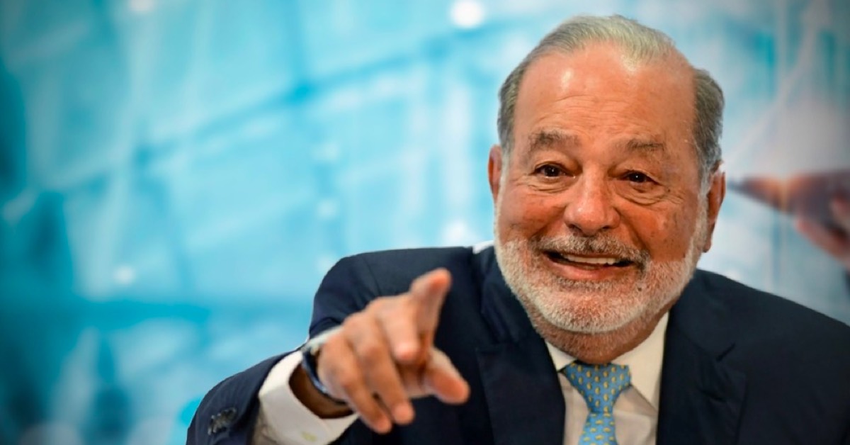 Carlos Slim presidente de Grupo Carso propone eliminar tesis y examen profesional para titularse