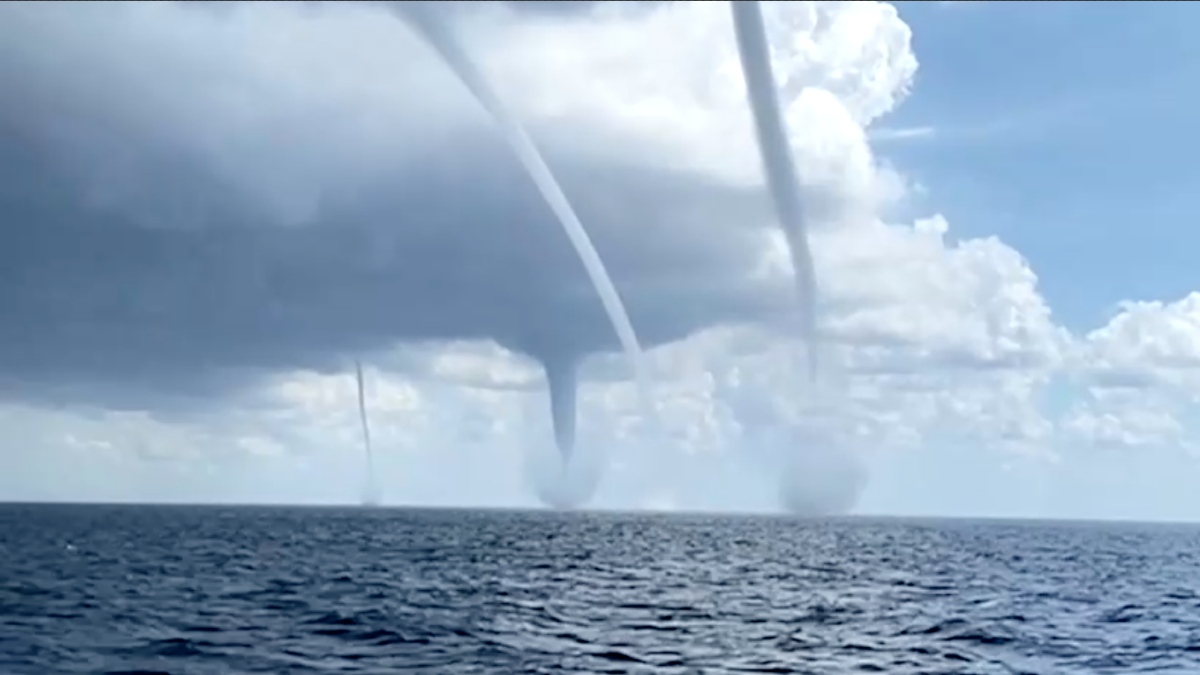 VÍDEO| Captan 4 trombas marinas en costa de Mallorca, España; tormentas azotaron la isla