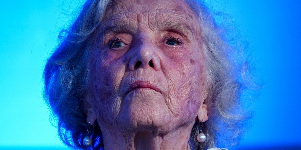 Elena Poniatowska le pide a AMLO aceptar la crítica y dejar de creerse el dueño de la verdad