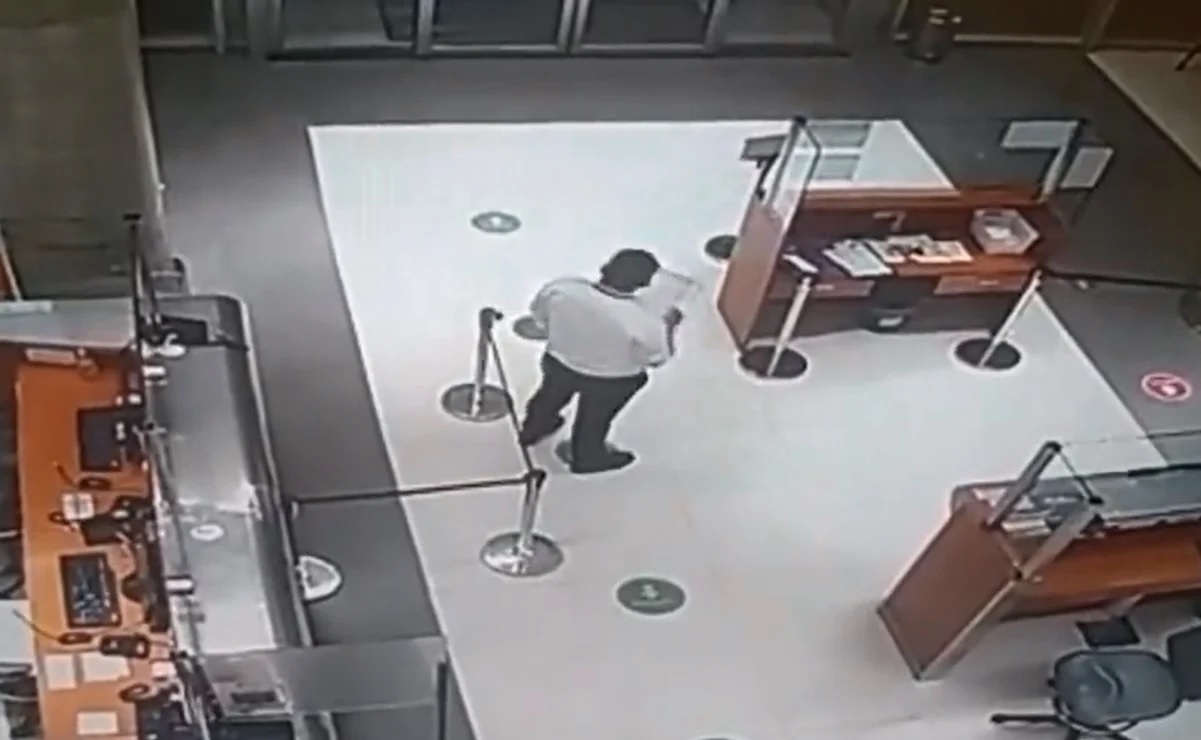 Guardia de seguridad recibe y atiende a fantasma en un sanatorio