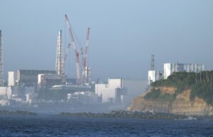 Japón Comienza a Verter Agua de Fukushima; OIEA Minimiza Riesgo Japón
