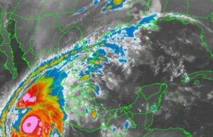 Hilary Se Intensifica a Huracán Categoría 1; Aquí su trayectoria