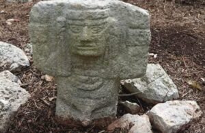 INAH localiza pieza arqueológica de la cultura maya-tolteca en Chichén Itzá