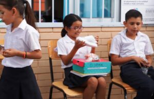 Realiza DIF La Paz segunda entrega del programa “Zapatón” en El Caporal