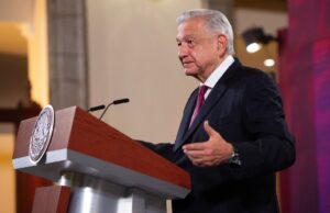 AMLO Aplaude Proceso en Morena y Señala Apoyo a Sheinbaum; A Ebrard le Pide Sumarse al Proyecto