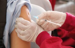 Cofepris alerta por uso de vacuna contra dengue en menores