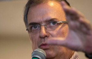 Ebrard pide reponer proceso de encuesta de Morena; acusa irregularidades