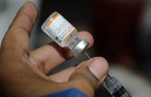 Cofepris abre convocatoria para comercializar vacunas contra COVID-19