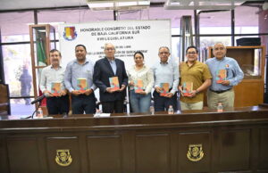 Presentan INAH y XVII Legislatura el libro «Por la Democratización de Sudcalifornia» de Eleazar Gámez