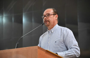 Propone diputado Sergio Guluarte acciones para mitigar la contaminación de playas