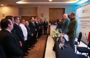 Gobernador Víctor Castro toma protesta a la nueva mesa directiva del Consejo Coordinador Empresarial de La Paz