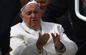 ‘Los acompaño desde acá’: Comparten primer audio del Papa Francisco tras hospitalización