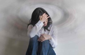 Experto en emergencias revela qué hacer si estás a punto de desmayarte