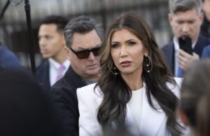 Kristi Noem pide a Sheinbaum reforzar frontera con Guatemala y compartir datos biométricos