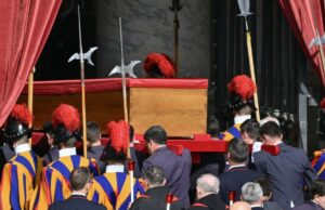 Féretro del Papa Francisco ya se encuentra en la Basílica de San Pedro: imágenes del recorrido