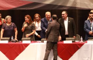 Gobernador Víctor Castro Cosío reconoce labor docente en el Día del Maestro