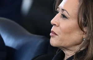 Kamala Harris reaparece y alerta de que EE.UU. está al borde de una «crisis constitucional»