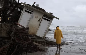 La tormenta Dalila deja daños en Acapulco y avanza con fuerza por el Pacífico mexicano