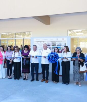 Entrega Víctor Castro nuevas instalaciones del Centro Universitario de las Artes en la UABCS