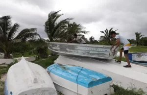 Prevén que Barbara se intensifique a huracán categoría 1 durante la madrugada