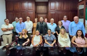 Se reúne alcalde Christian Agúndez con miembros del Colegio de Notarios de Baja California Sur