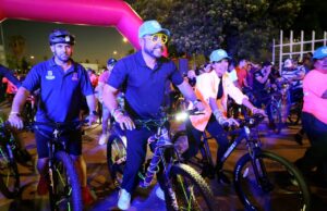Gran Participación en la Rodada Neón encabezada por alcalde Christian Agúndez
