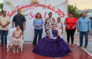 Coronan a Sara I como reina infantil de las Fiestas Tradicionales Santa Anita 2025