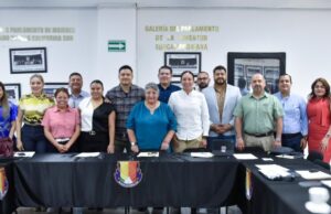 ESCAPARATE POLÍTICO/Se espera prudencial llamado del gobernador Víctor Castro a los acelerados políticos.