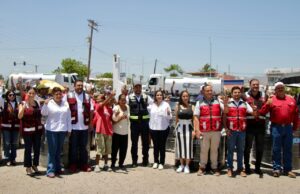 Encabeza alcalde Christian Agúndez entrega de 100 tinacos a familias de Cabo San Lucas