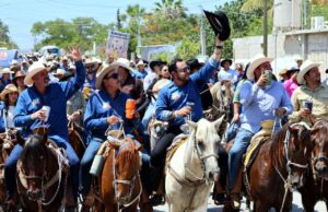 Celebran con éxito tradicional cabalgata por Fiestas Tradicionales Santa Anita 2025