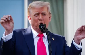 Trump celebra los aranceles: “Hacen que EE. UU. sea grande y rico de nuevo”