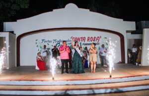 Coronan a Viridiana I como reina de las Fiestas Tradicionales Santa Rosa Fundador 2025