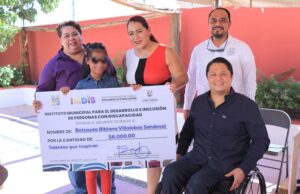 Personas con discapacidad y sus familias reciben apoyos económicos del Ayuntamiento de Los Cabos