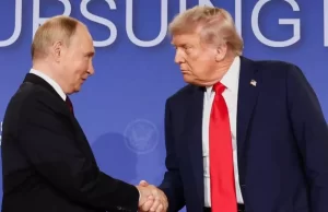 Trump regresa a Washington tras una cumbre inconclusa con Putin