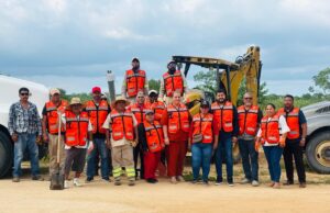 MPULSA VI REGIDORA DE LOS CABOS JORNADAS DE LIMPIEZA Y DESCACHARRIZACIÓN EN COLONIA LA BALLENA