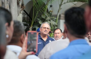 Gobierno de Los Cabos escucha y atiende al gremio de taxistas