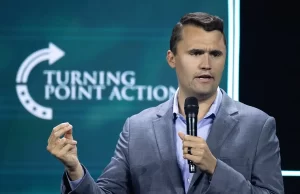 El comentarista conservador Charlie Kirk, aliado de Trump, muere tras recibir un disparo en EE.UU.