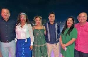 Karina de la O Uribe encabeza el Grito de Independencia en Cabo San Lucas