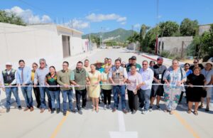 Alcalde Christian Agúndez inaugura obra de pavimentación en la colonia San Bernabé