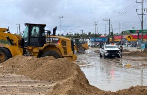 Trabaja Servicios Públicos de Los Cabos en la liberación de vialidades tras el paso del huracán “Lorena”