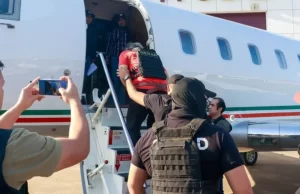 Avión con Hernán Bermúdez, el “Abuelo”, cambia de ruta y prolonga escala en Colombia