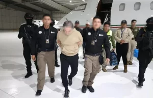 Hernán Bermúdez llega a Toluca y cumplimentan orden de aprehensión en su contra