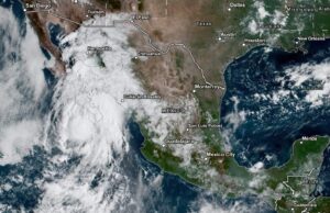 Desalojan Isla San Marcos por Lorena; siguen clases suspendidas en Baja California Sur