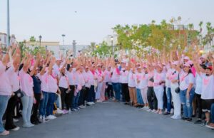 Realizan “Caminata Rosa” para promover la detección temprana del cáncer de mama en Los Cabos