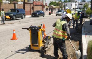 Rehabilita Ayuntamiento de Los Cabos calle Paseo de los Marinos en la colonia El Chamizal a través del programa “Caza Baches”