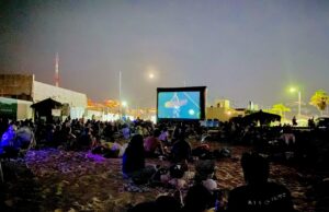 Realizan edición especial de Halloween del Cine Móvil “Mar y Arena” en playa El Corsario
