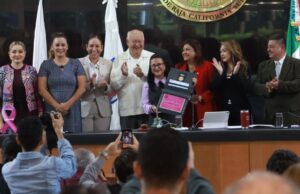 Gobernador VCC y Congreso reconocen a Martha Candelaria Reyes Becerril con la medalla “María Dionisia Villarino Espinoza”