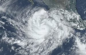 Priscilla se intensifica a huracán categoría 2; prevén lluvias intensas en el Pacífico