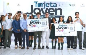 Realizan primera entrega del programa “Tarjeta Joven” en Cabo San Lucas